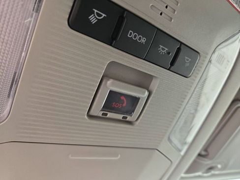 Used 2025 Toyota RAV4 XLE AWD/4WD image 27
