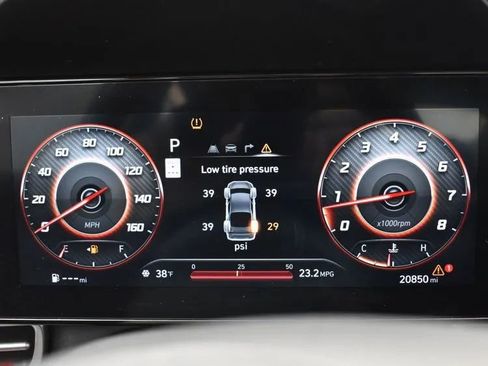 Used 2025 Hyundai Elantra SEL image 27