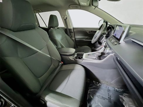 Certified 2025 Toyota RAV4 LE image 25
