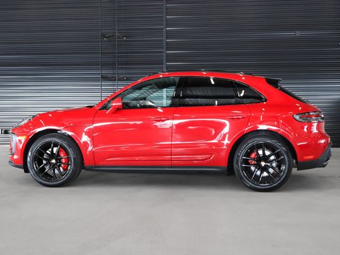 New 2026 Porsche Macan S image 2