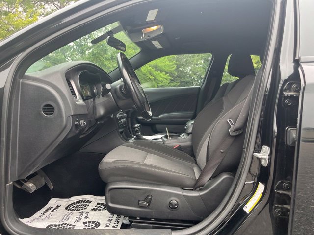 Used 2022 Dodge Charger SXT w/ Blacktop Package RWD image 17