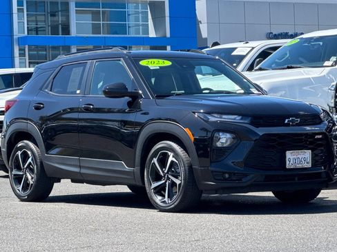 Used 2023 Chevrolet TrailBlazer RS w/ Convenience Package FWD image 2