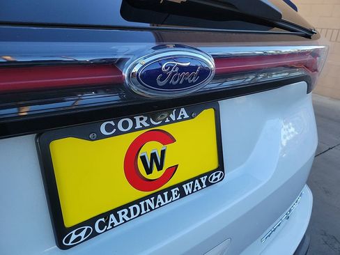 Used 2015 Ford Edge Titanium w/ Technology Package image 7