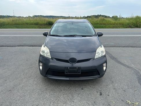 Used 2013 Toyota Prius Four FWD image 2