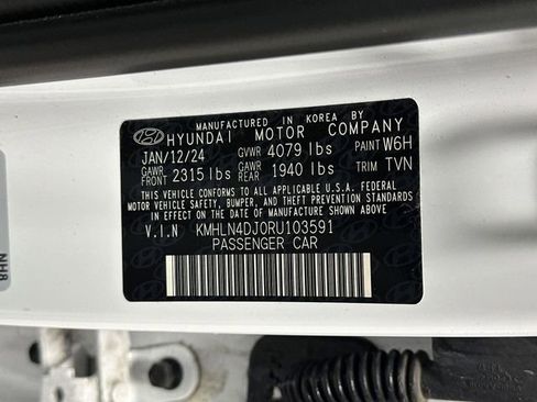 Used 2024 Hyundai Elantra Limited image 38