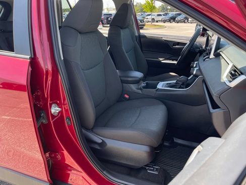 Used 2024 Toyota RAV4 XLE FWD image 41