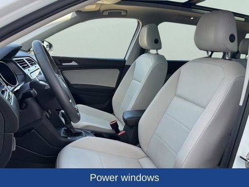 Used 2021 Volkswagen Tiguan SE w/ Panoramic Sunroof Package AWD/4WD image 15