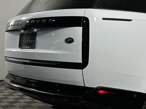Used 2023 Land Rover Range Rover SE image 26