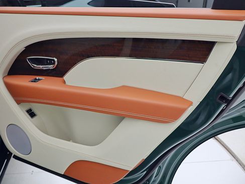 New 2025 Bentley Bentayga Extended Wheelbase image 49