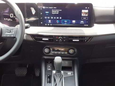 Used 2026 Nissan Kicks SV FWD image 17