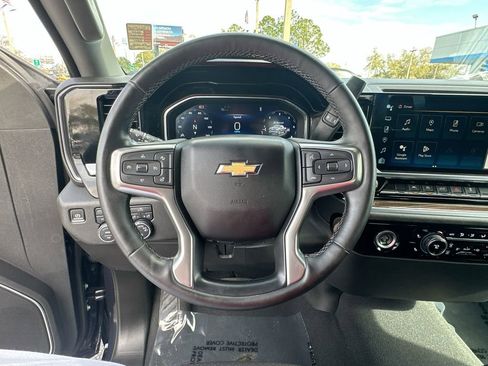 Used 2024 Chevrolet Silverado 1500 LT image 12