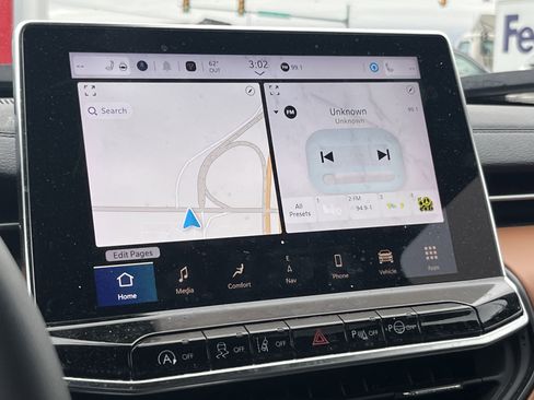 Used 2025 Jeep Compass Limited w/ Elite Group image 30