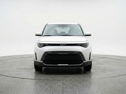 Used 2025 Kia Soul LX w/ LX Technology Package image 2