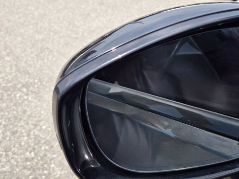 Used 2019 Chrysler Pacifica Limited w/ Advanced Safetytec Group FWD image 16