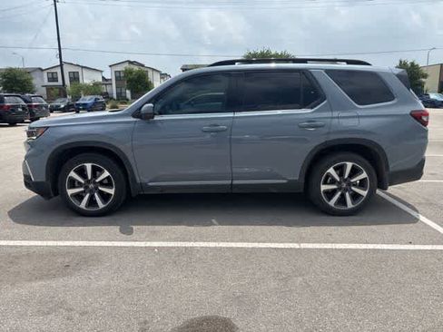 Used 2023 Honda Pilot Elite image 2