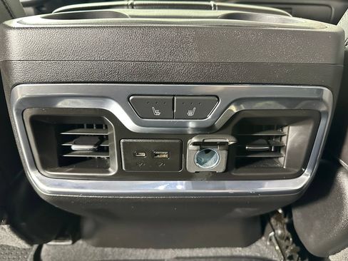 Used 2019 Chevrolet Silverado 1500 High Country w/ High Country Premium Package AWD/4WD image 19