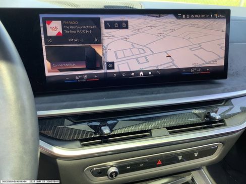 Used 2025 BMW X5 xDrive40i w/ Executive Package image 8