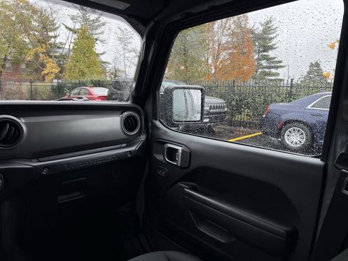 Used 2022 Jeep Wrangler Unlimited Sport image 22