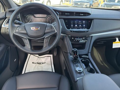 New 2026 Cadillac XT5 Luxury image 22
