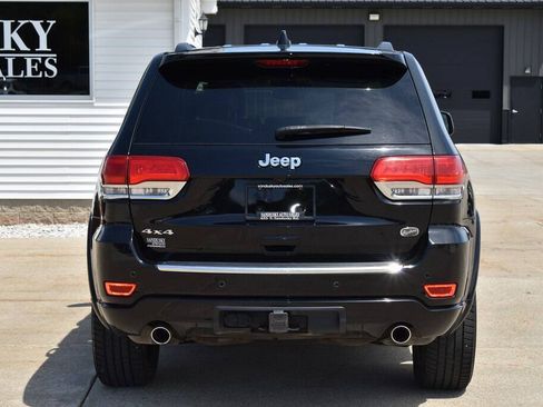 Used 2017 Jeep Grand Cherokee Overland w/ Jeep Active Safety Group AWD/4WD image 4