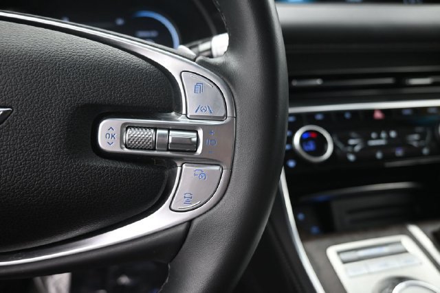 Used 2024 Genesis GV80 2.5T AWD/4WD image 24