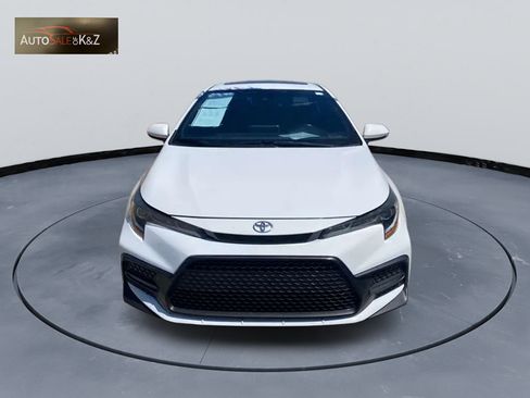 Used 2020 Toyota Corolla SE w/ SE Premium Package FWD image 3