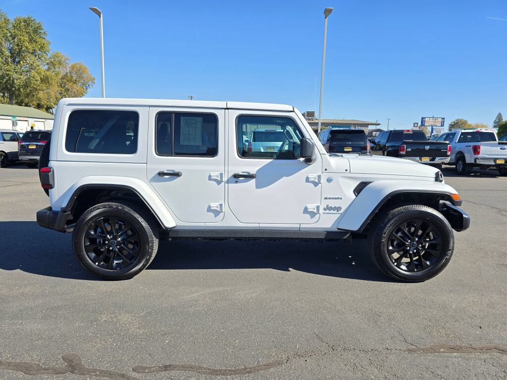 Used 2024 Jeep Wrangler Unlimited Sahara AWD/4WD image 7
