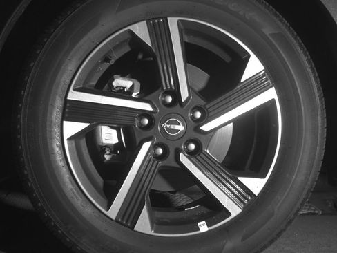 Used 2025 Nissan Sentra SV image 12