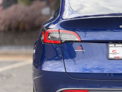 Used 2020 Tesla Model Y Long Range image 15