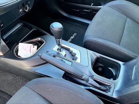Certified 2018 Toyota RAV4 XLE FWD image 17