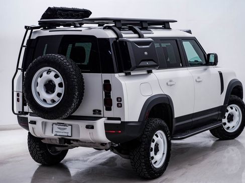 Used 2024 Land Rover Defender 110 S image 13