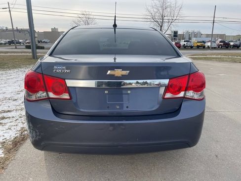 Used 2014 Chevrolet Cruze LS image 11