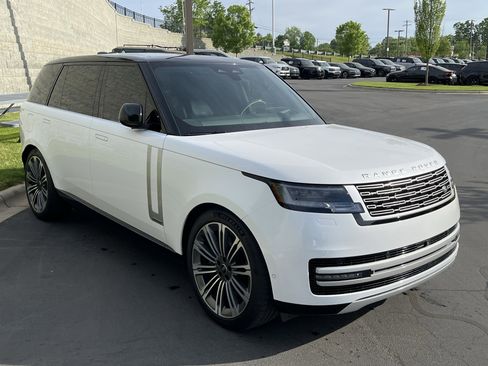 Used 2024 Land Rover Range Rover Long Wheelbase Autobiography image 8