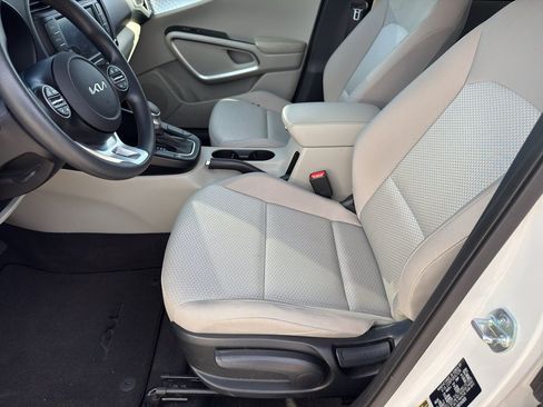 Used 2024 Kia Soul LX w/ Option Group 015 FWD image 10