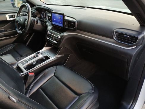 Used 2020 Ford Explorer XLT w/ Equipment Group 202A image 30