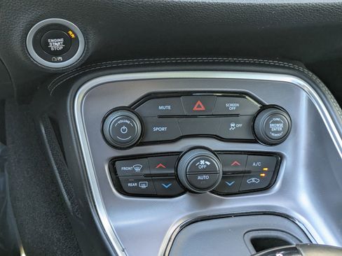 Used 2020 Dodge Challenger SXT w/ Blacktop Package image 20