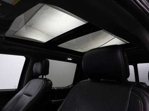 Used 2019 Ford F150 Lariat w/ Equipment Group 502A Luxury image 3