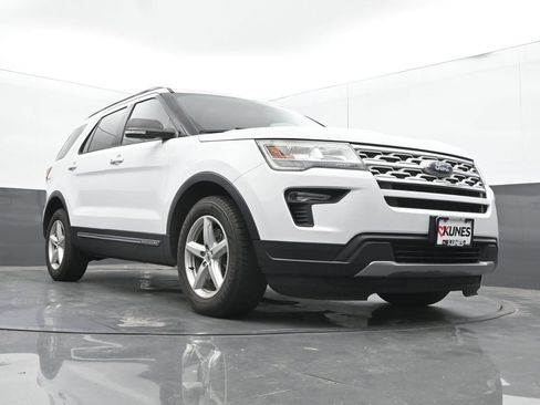 Used 2019 Ford Explorer XLT w/ Equipment Group 201A FWD image 46