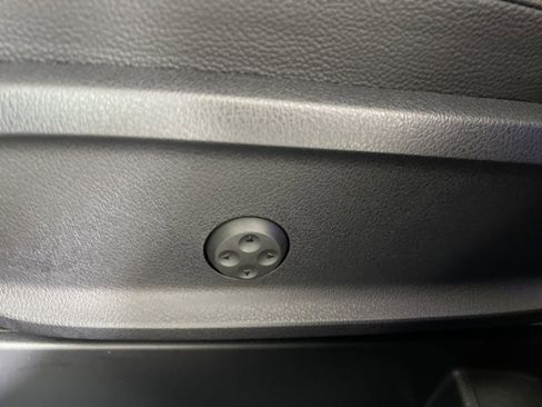 Used 2025 Mercedes-Benz GLB 35 AMG GLB 35 AMG image 3