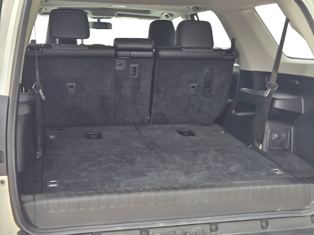 Used 2018 Toyota 4Runner SR5 Premium AWD/4WD image 12