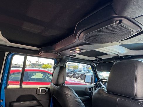 Used 2023 Jeep Wrangler Unlimited Sahara w/ Cold Weather Group AWD/4WD image 11
