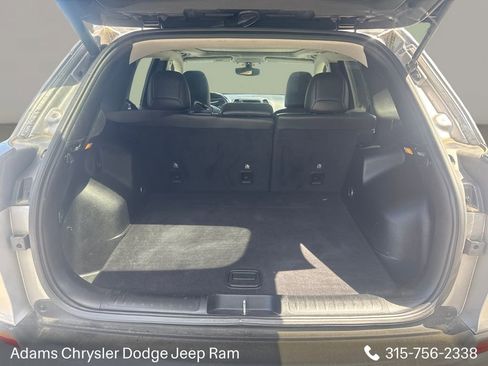 Used 2019 Jeep Cherokee Limited AWD/4WD image 9