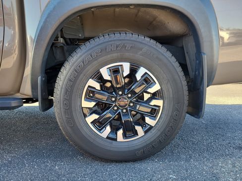 Used 2022 Nissan Frontier PRO-4X image 8