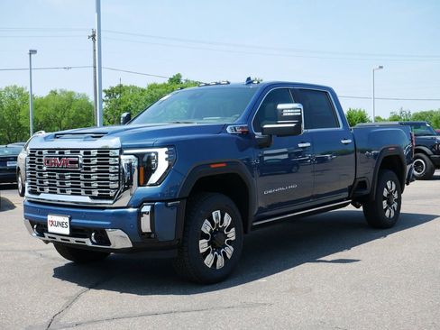 New 2026 GMC Sierra 3500 Denali w/ Denali Reserve Package AWD/4WD image 2