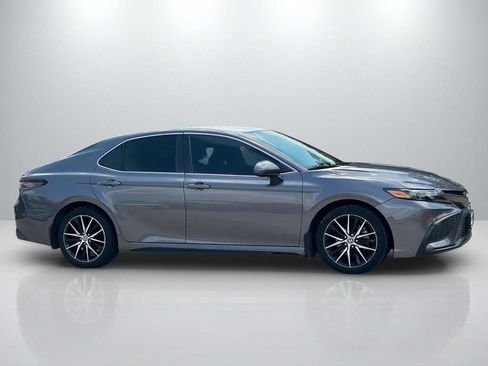 Used 2021 Toyota Camry SE FWD image 4