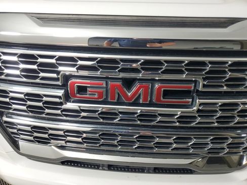 Used 2021 GMC Canyon Denali image 10