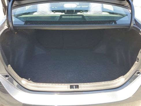 Used 2019 Toyota Corolla LE FWD image 13