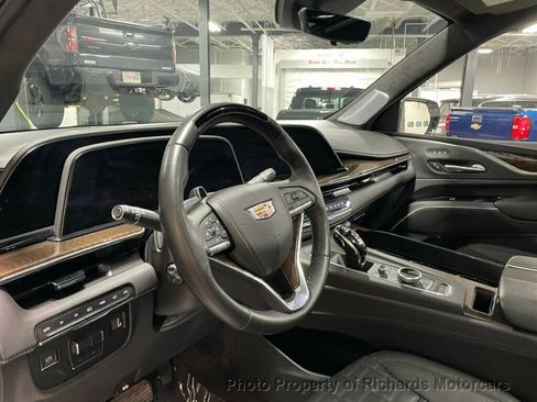 Used 2024 Cadillac Escalade Premium Luxury Platinum image 13