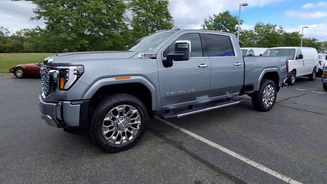 Certified 2026 GMC Sierra 3500 Denali w/ Technology Package AWD/4WD image 4