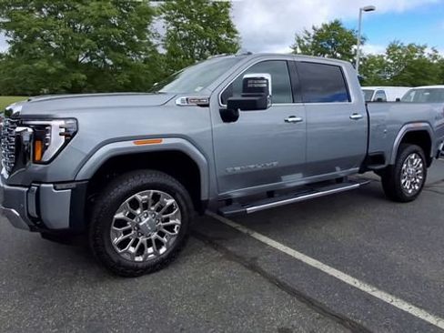 Certified 2026 GMC Sierra 3500 Denali w/ Technology Package AWD/4WD image 4